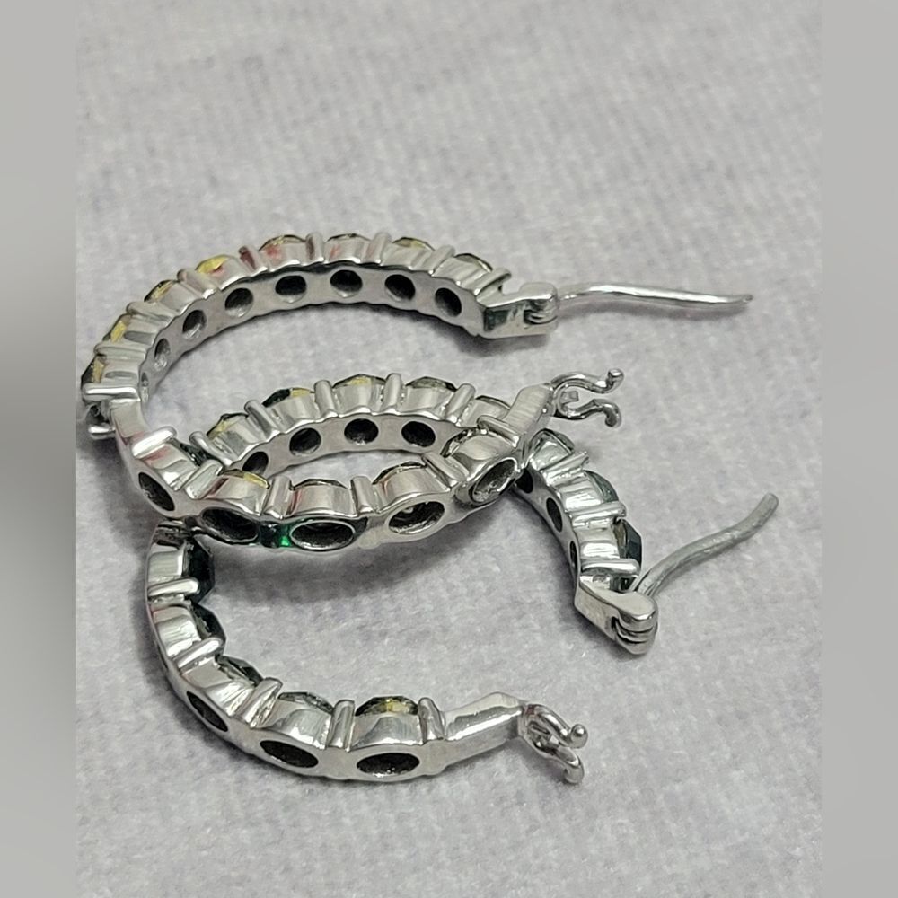 Emerald Color Crystal Hoop Earrings‎ - Picture 11 of 16